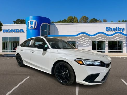 Used 2023 Honda Civic Sport image 2