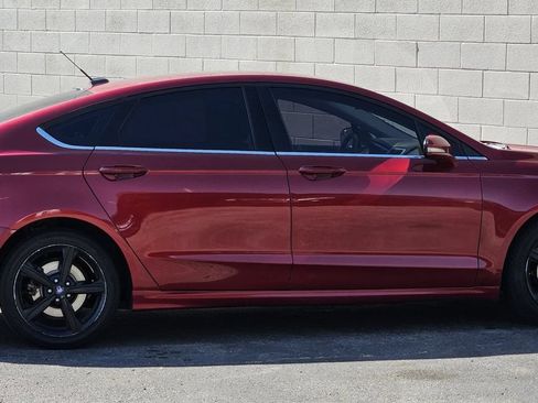 Used 2016 Ford Fusion SE FWD image 6