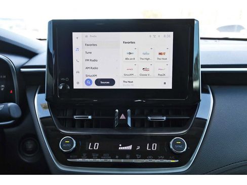 Used 2024 Toyota Corolla Cross XLE image 21