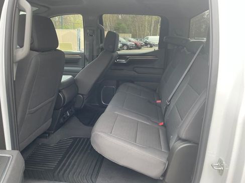 Used 2025 Chevrolet Silverado 1500 LT AWD/4WD image 17