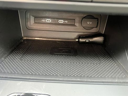 Used 2021 Volkswagen Atlas Cross Sport SE w/ Panoramic Sunroof Package image 39