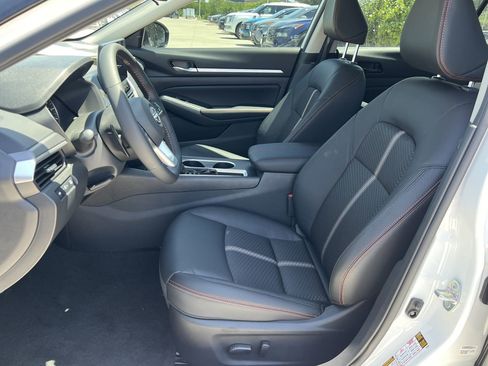 New 2026 Nissan Altima 2.5 SR FWD image 13