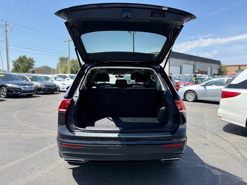 Used 2019 Volkswagen Tiguan SE w/ Panoramic Sunroof Package FWD image 31