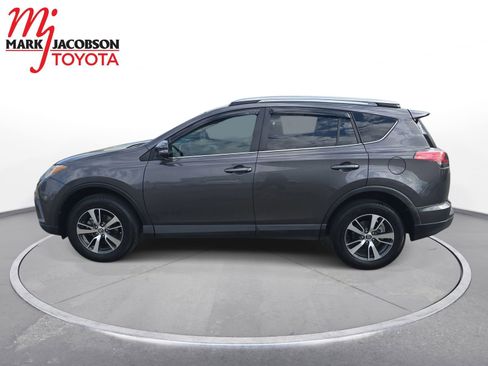Used 2017 Toyota RAV4 XLE image 12