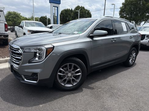 Used 2023 GMC Terrain SLT w/ Tech Package FWD image 5