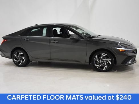 Certified 2025 Hyundai Elantra SEL FWD image 4