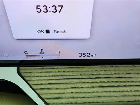 Used 2025 Genesis GV80 3.5T Prestige image 40