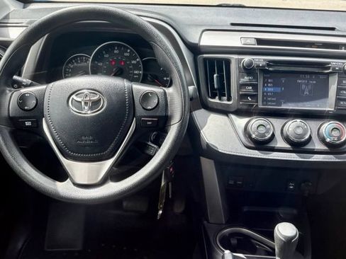 Used 2016 Toyota RAV4 LE FWD image 18