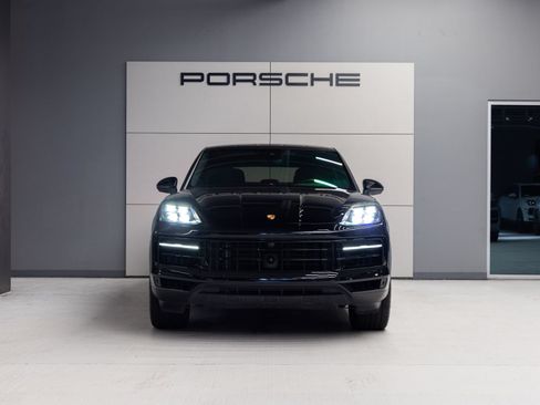 Certified 2024 Porsche Cayenne Coupe AWD/4WD image 10