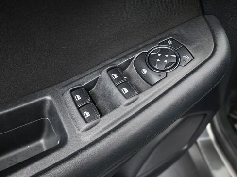 Used 2019 Ford Edge SE image 13