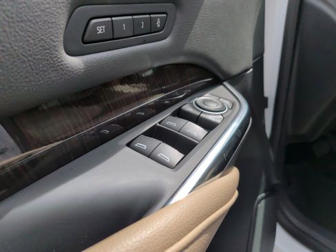 Used 2025 Cadillac XT4 Premium Luxury image 15