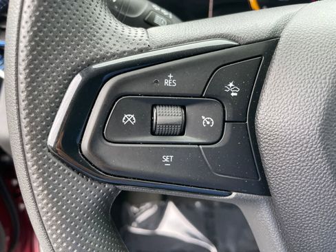 Used 2025 Chevrolet Trax LT FWD image 13