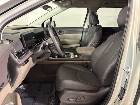 New 2026 Kia Carnival EX FWD image 16