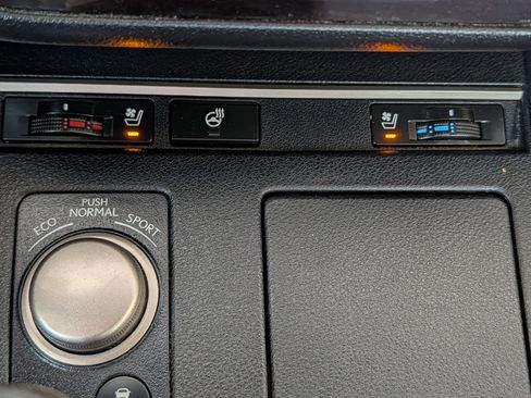 Used 2016 Lexus ES 350 w/ Navigation System Package image 18