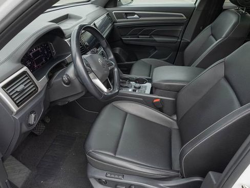 Used 2020 Volkswagen Atlas Cross Sport SEL image 2