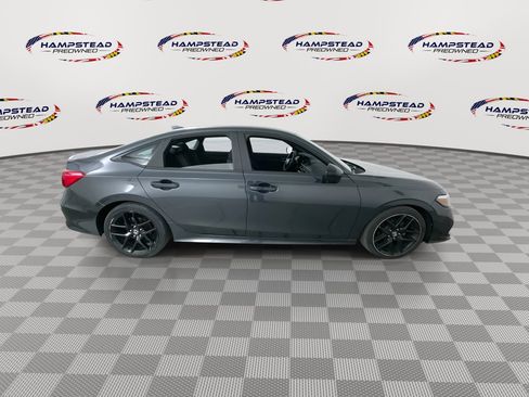 Used 2023 Honda Civic Sport image 9