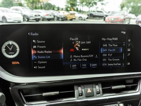 Used 2022 Lexus ES 300h F Sport w/ Accessory Package 2 FWD image 19