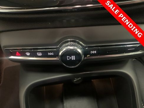 Certified 2024 Volvo XC40 B5 Plus w/ Climate Package image 15