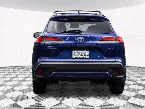 Used 2024 Toyota Corolla Cross XLE image 9