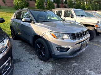 Used 2019 Jeep Compass Altitude image 1