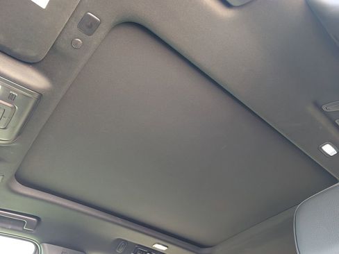 Used 2023 GMC Yukon XL Denali AWD/4WD image 16