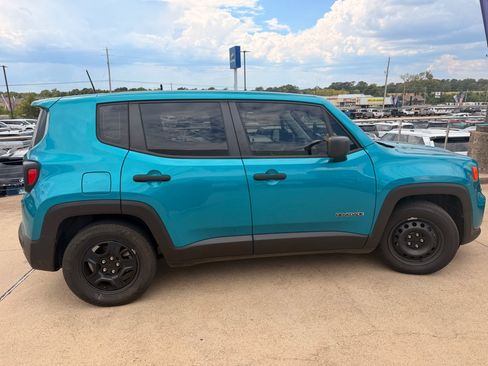 Used 2021 Jeep Renegade Sport FWD image 2