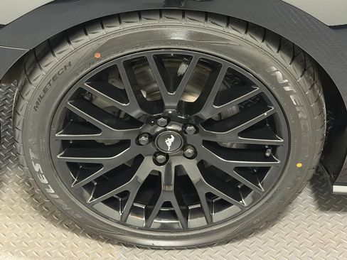 Used 2017 Ford Mustang GT w/ Black Accent Package RWD image 17