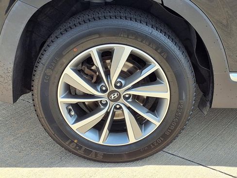 Used 2020 Hyundai Santa Fe SEL w/ Convenience Package image 27