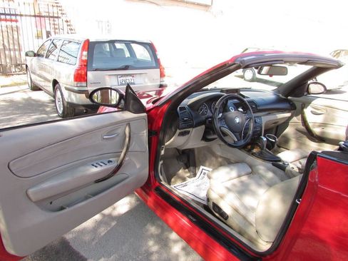 Used 2008 BMW 128i Convertible image 17