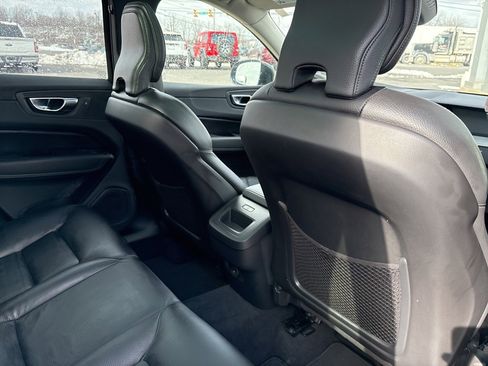 Used 2025 Volvo XC60 B5 Plus image 36