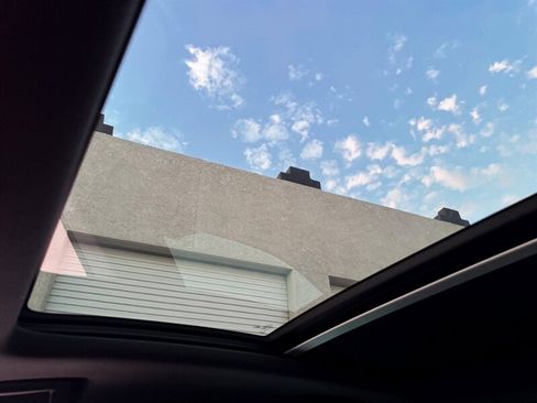 Used 2017 Maserati Levante S image 28