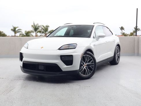 Certified 2025 Porsche Macan Electric RWD image 1