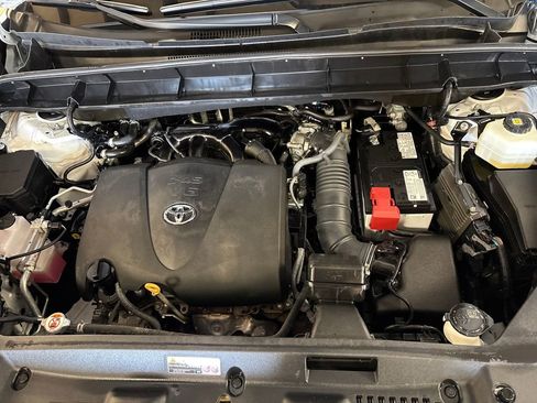 Used 2022 Toyota Highlander Platinum AWD/4WD image 9