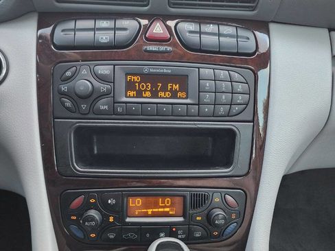Used 2001 Mercedes-Benz C 320 Sedan image 38