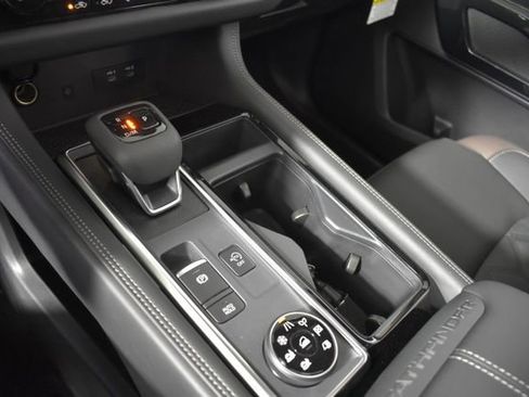 New 2026 Nissan Pathfinder Platinum AWD/4WD image 26