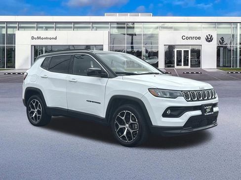 Used 2024 Jeep Compass Limited image 3