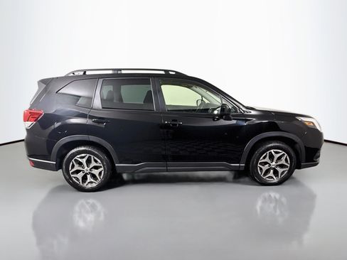 Used 2023 Subaru Forester Premium AWD/4WD image 11