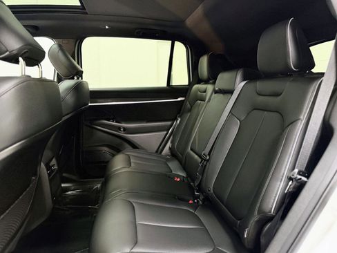 Used 2025 Jeep Wagoneer S Limited w/ Comfort Package image 17