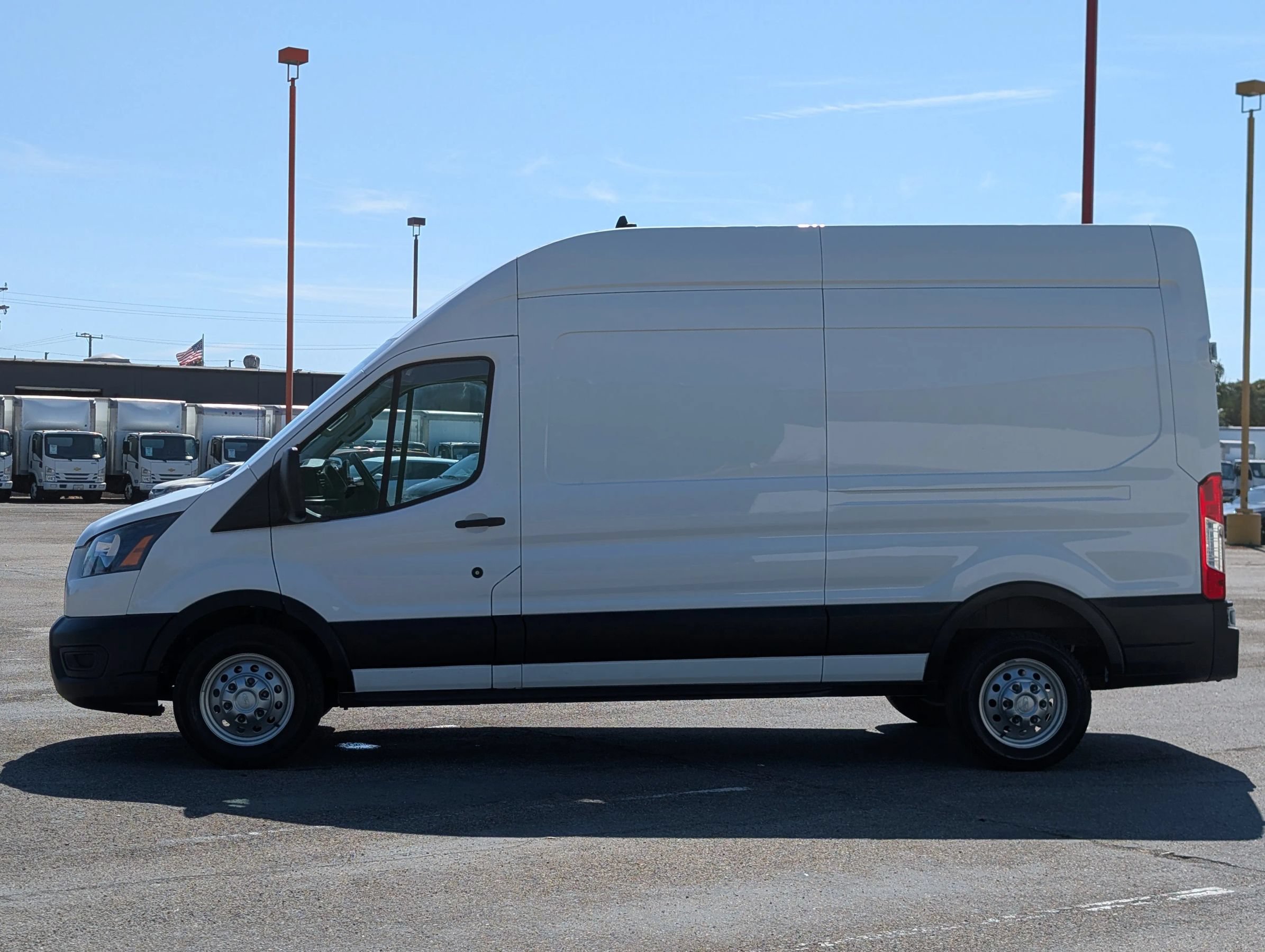Used 2023 Ford Transit 250 148 High Roof AWD image 4
