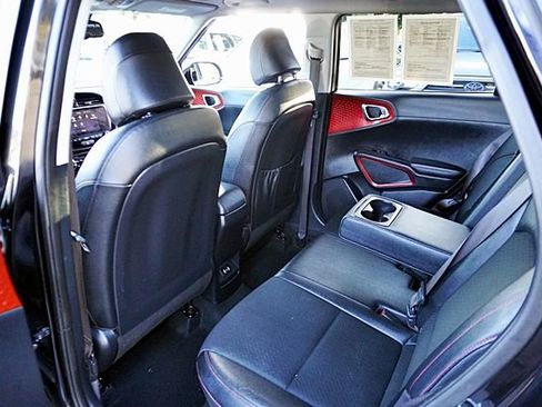 Used 2023 Kia Soul GT-Line image 18