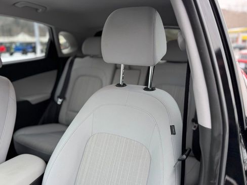 Used 2023 Hyundai Kona SEL image 9