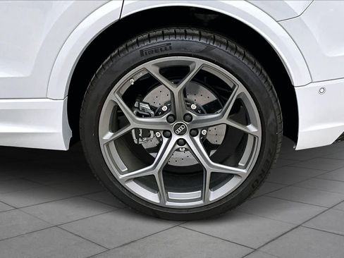 New 2025 Audi RS Q8 performance image 11