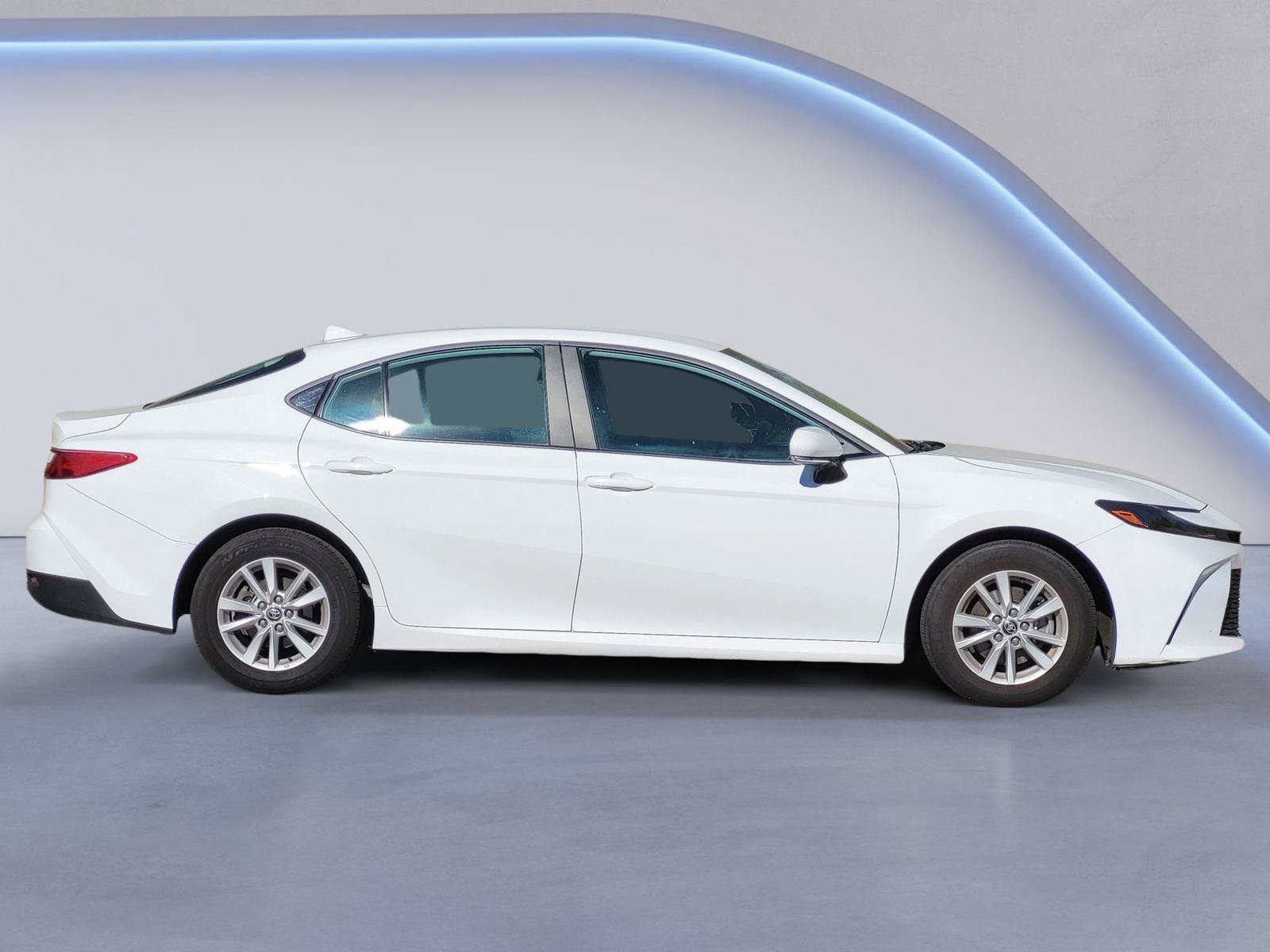 Used 2025 Toyota Camry LE FWD image 4