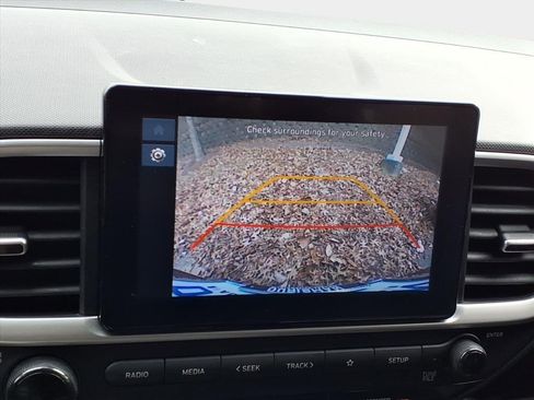 Used 2023 Hyundai Venue SEL w/ Cargo Package image 21