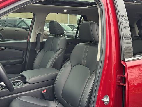 Certified 2023 Honda Pilot Touring image 10