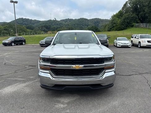 Used 2018 Chevrolet Silverado 1500 W/T w/ WT Convenience Package AWD/4WD image 3