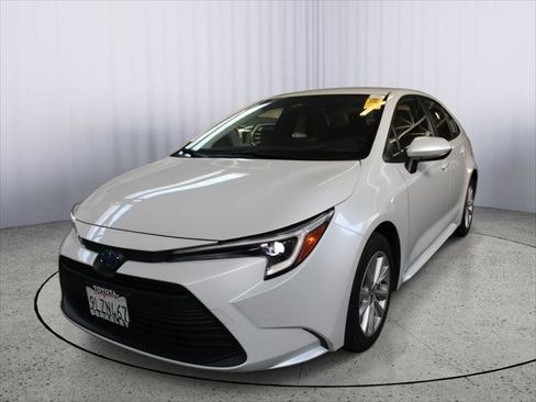 Certified 2024 Toyota Corolla LE w/ LE Convenience Package image 3