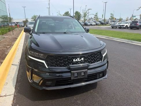 Used 2023 Kia Sorento SX AWD/4WD image 9