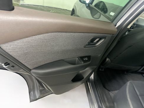 Used 2023 Nissan Rogue S image 25