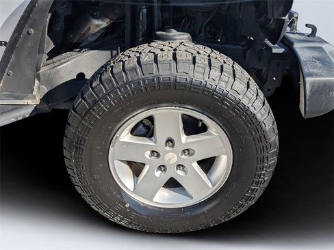 Used 2012 Jeep Wrangler Sahara w/ Connectivity Group image 11